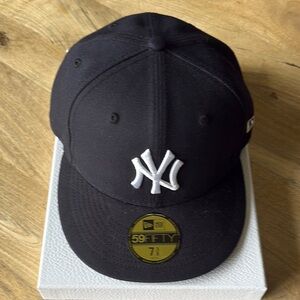 Navy New York Yankees Cap